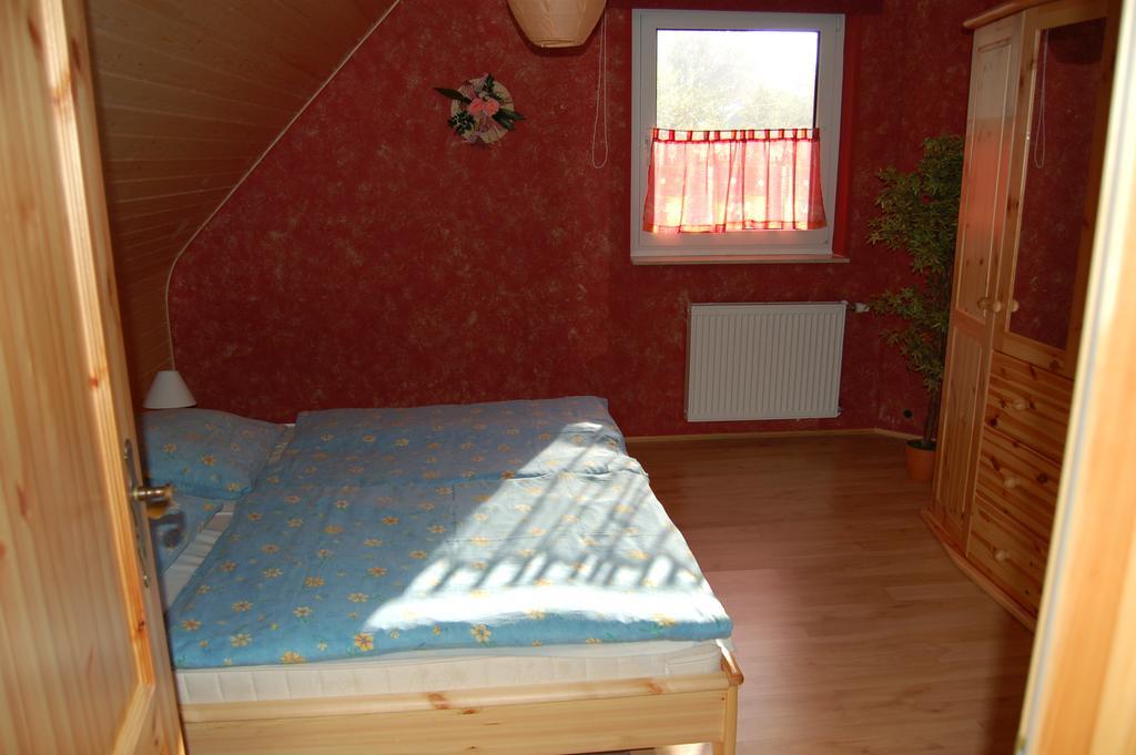 Ferienhaus Im Urigen Garten Bzw Eulenhaus Zingst Pokój zdjęcie
